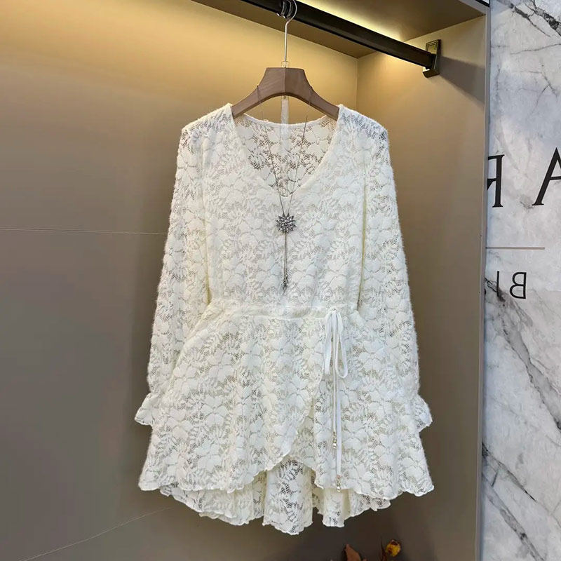 加肥V领长袖收腰蕾丝小衫胖妹妹法式小众设计减龄百搭秋冬款上衣,女装/女士精品,大码内搭,淘宝优惠券,粉丝福利购,淘宝优惠卷