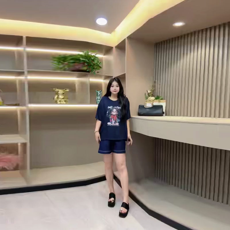 大码女装圆领短袖卡通图案上衣