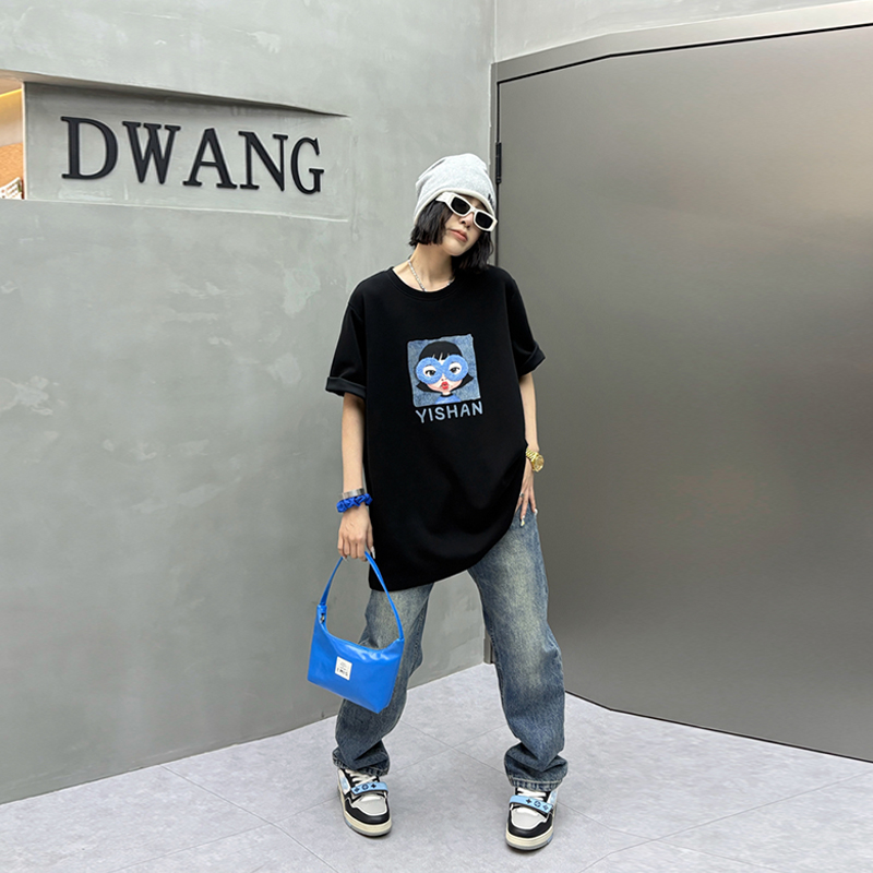 大码女装眼镜女孩图案短袖T恤