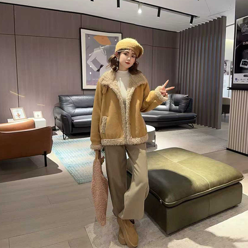 加肥扣带领长袖毛毛边外套