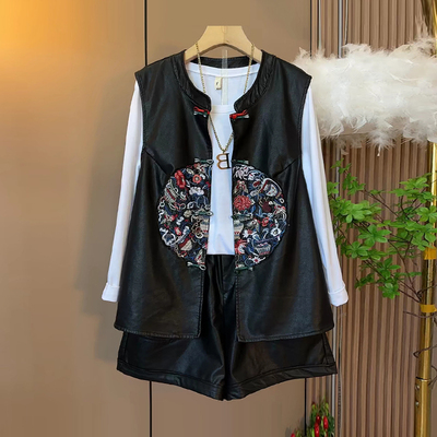 圆刺绣花皮马甲皮短裤圆领打底衫