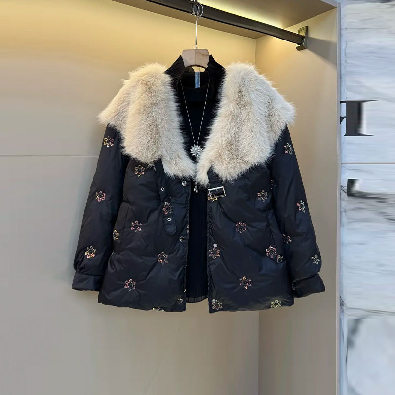 大码女装毛毛翻领长袖花朵棉服