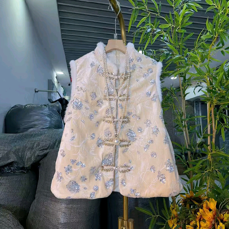 加肥毛边立领盘扣亮片花马甲胖妹妹冬季复古风洋气设计感百搭坎肩,女装/女士精品,大码棉服,淘宝优惠券,粉丝福利购,淘宝优惠卷