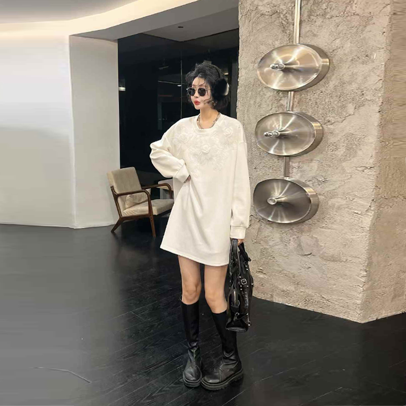 大码圆领花朵边长袖卫衣