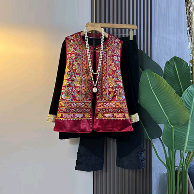 刺绣马甲拼色袖口小衫暗花裤子