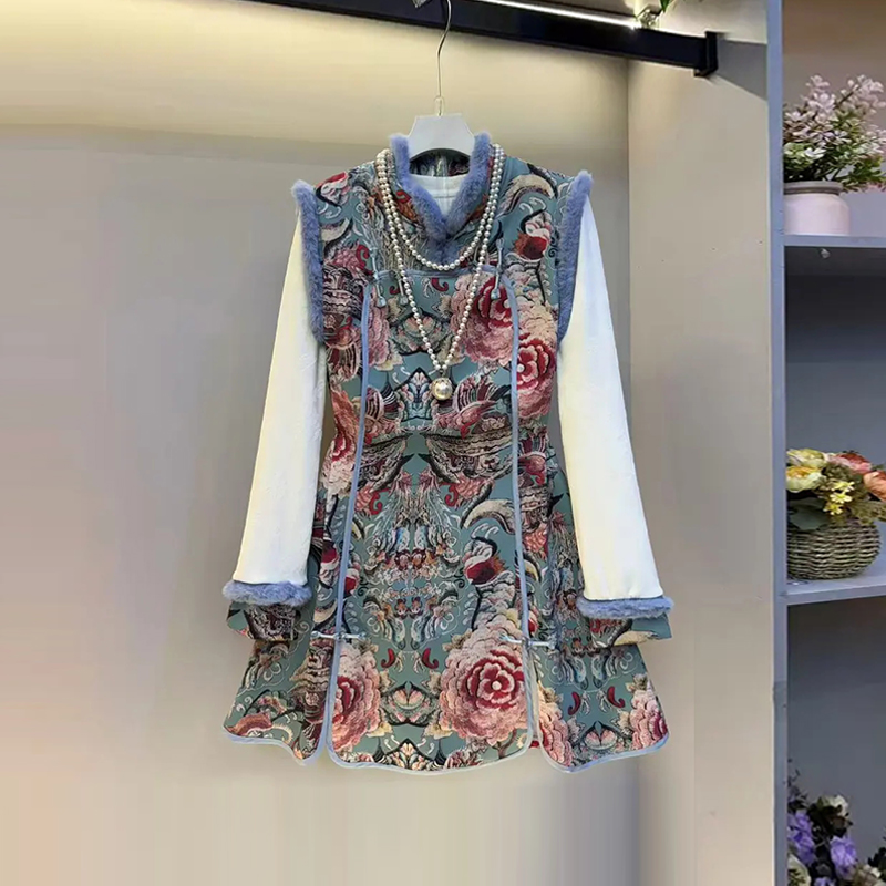 毛毛袖口打底衫立领花朵马甲裙