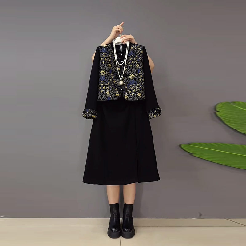 盘扣花纹马甲立领拼色袖口连衣裙