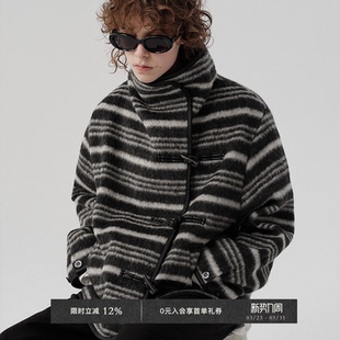 领皮料牛角扣简约条纹口袋毛呢短外套 羊毛混纺一片式 Veega Chic