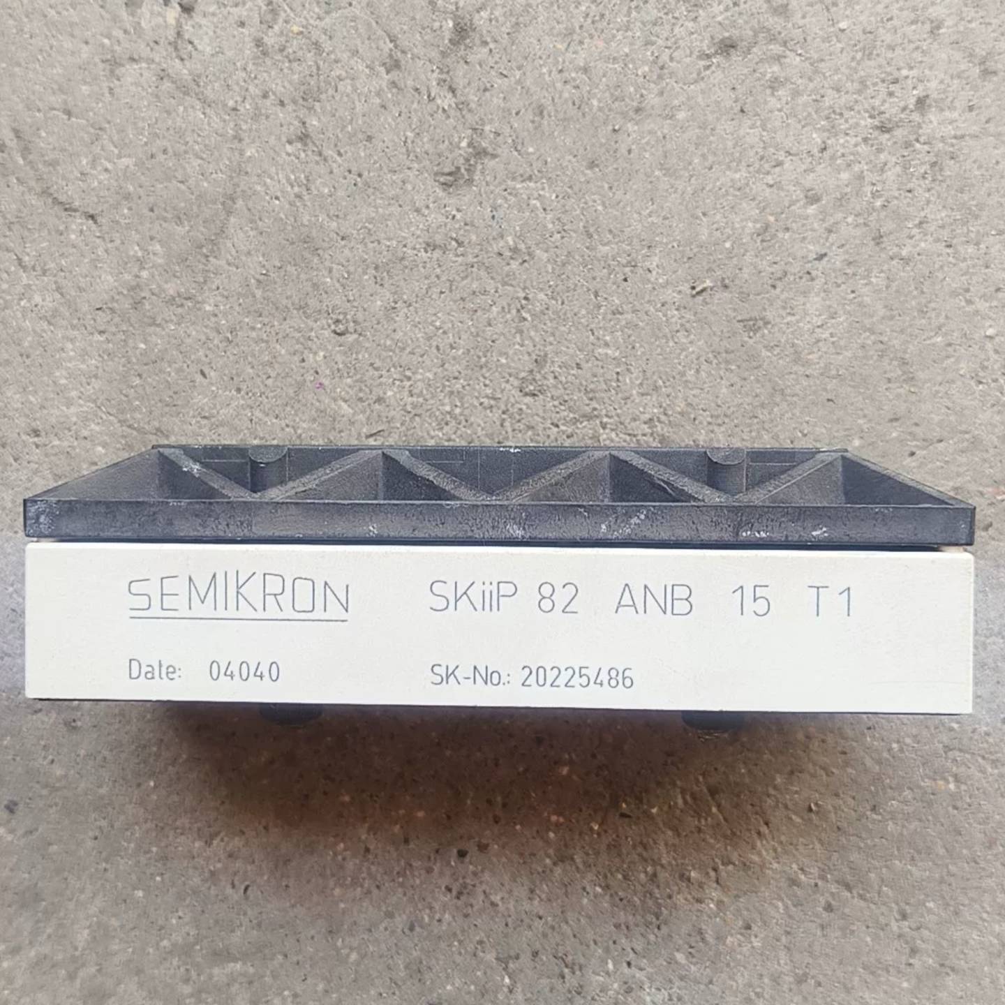 可维修SEMIKRON SKiiP 82 ANB 15 T1议价 - 实物图