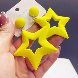 多巴胺耳饰设计感五角星夸张大耳环2026年新款潮长款气质彩色耳坠