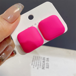 糖果色几何菱形耳环2026年新款爆款轻奢百搭高级感耳钉彩色耳饰女