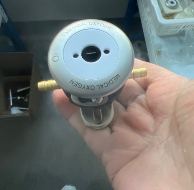 新国标氧气吸引终端尾部宝塔头接软管中心供氧吊塔用气源底座插头