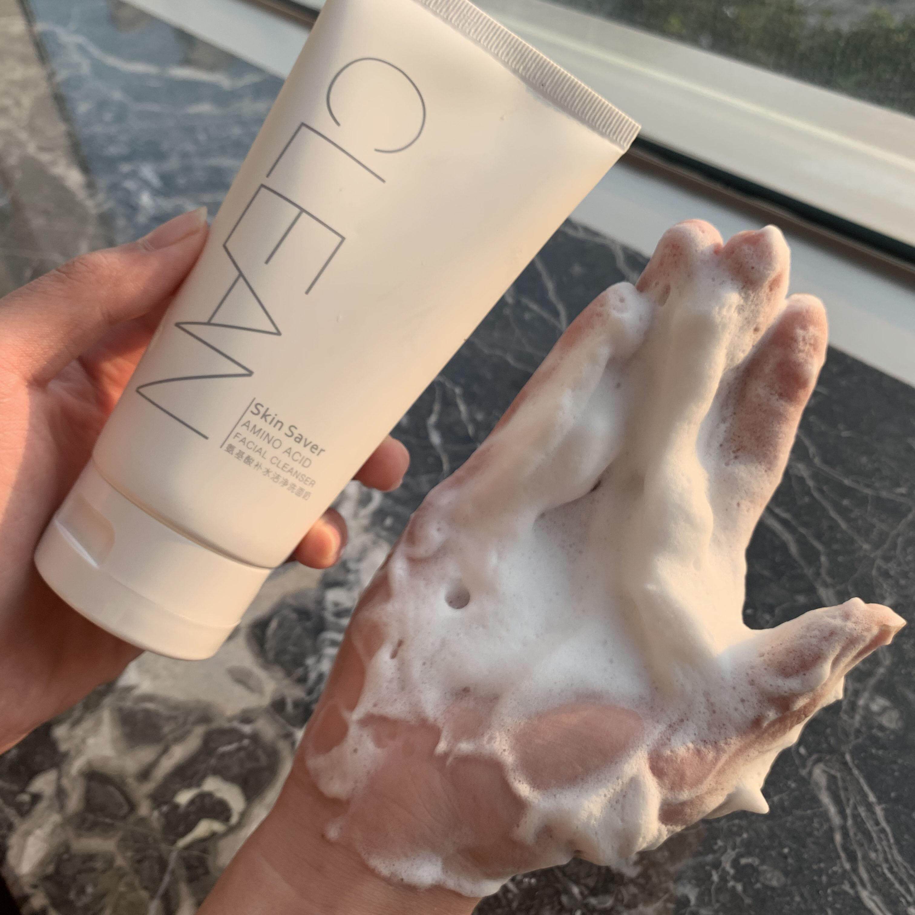 敏感肌可用不紧绷氨基酸洁面乳