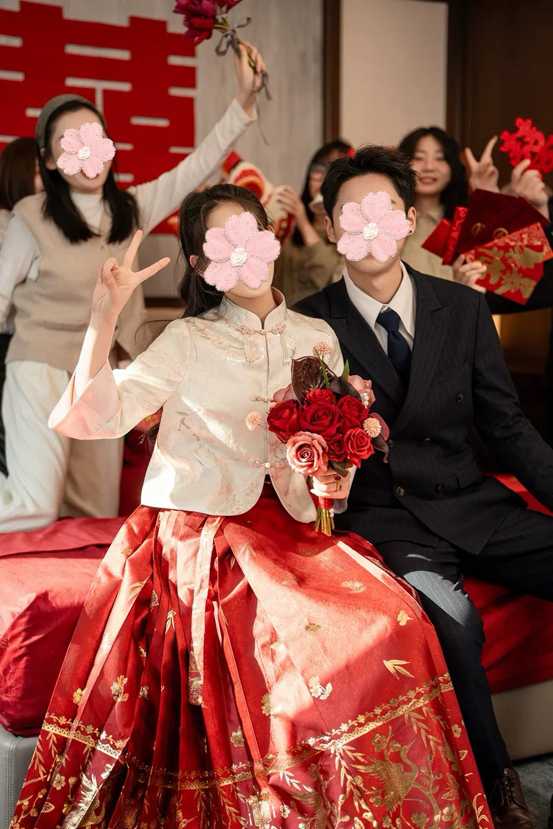 出租满庭芳【舞斜阳Ⅱ】新中式上衣女马面裙秋冬汉服套装订婚礼服