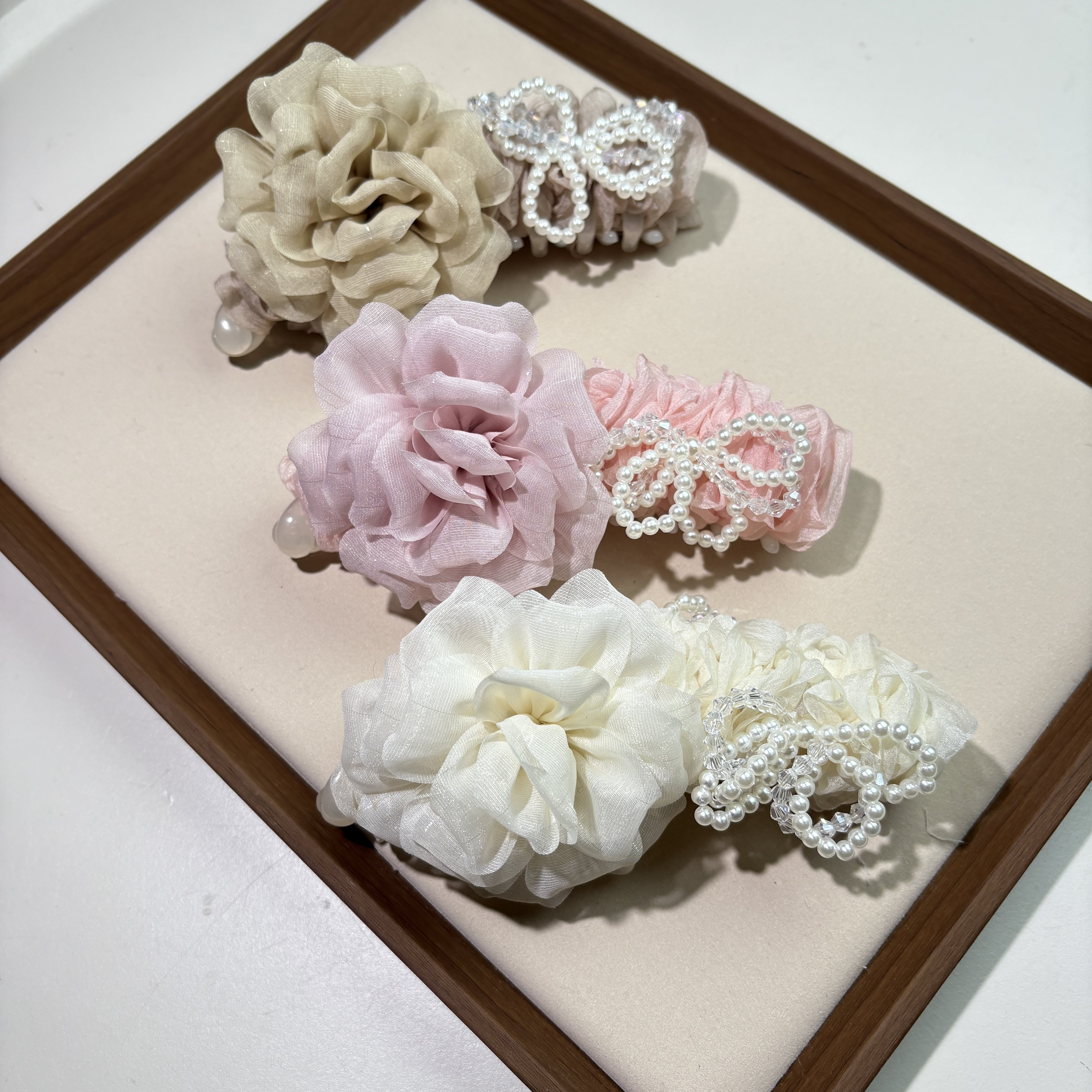 韩系花朵水晶蝴蝶结缠绕香蕉夹女高级感发量多后脑勺盘发抓竖夹