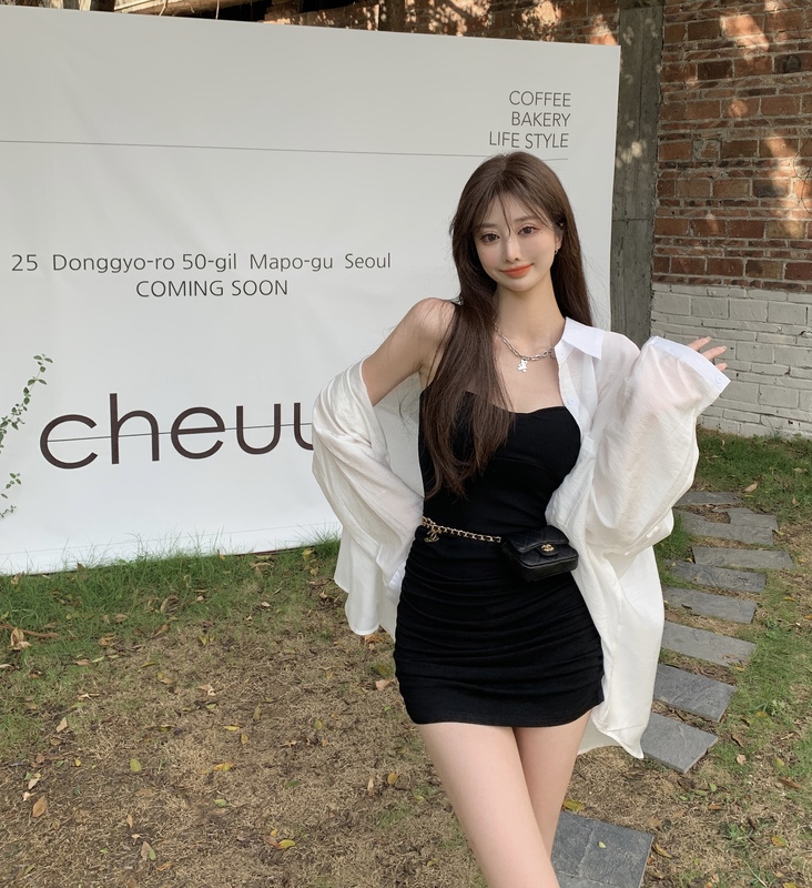 Real price! Slim pleated suspender skirt + anti slip shirt