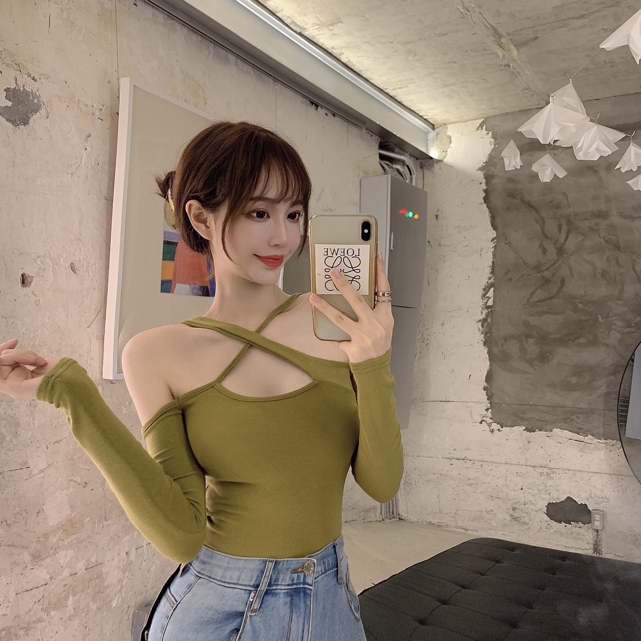 Real price! Off the shoulder slim long sleeve shirt