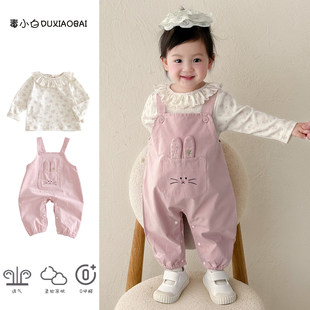 婴儿春装百天韩版时髦外出爬爬服小月龄女宝宝开春衣服卡通背带裤