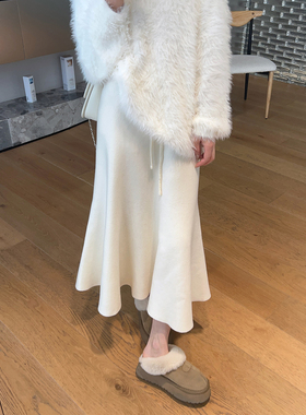 冬季新款米白鱼尾裙半身裙女小个子a字裙高腰显瘦设计感黑色裙子