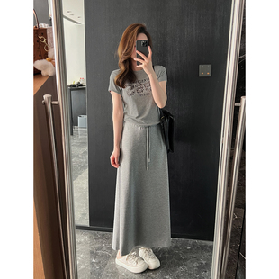 半身裙 垂感显瘦中长款 momo大姐姐抽绳松紧腰直筒裙女2026春季 新款