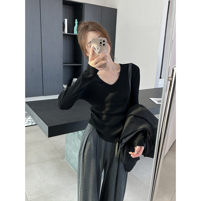 momo大姐姐新款黑色打底衫女设计感U领小上衣薄款针织衫显瘦长袖