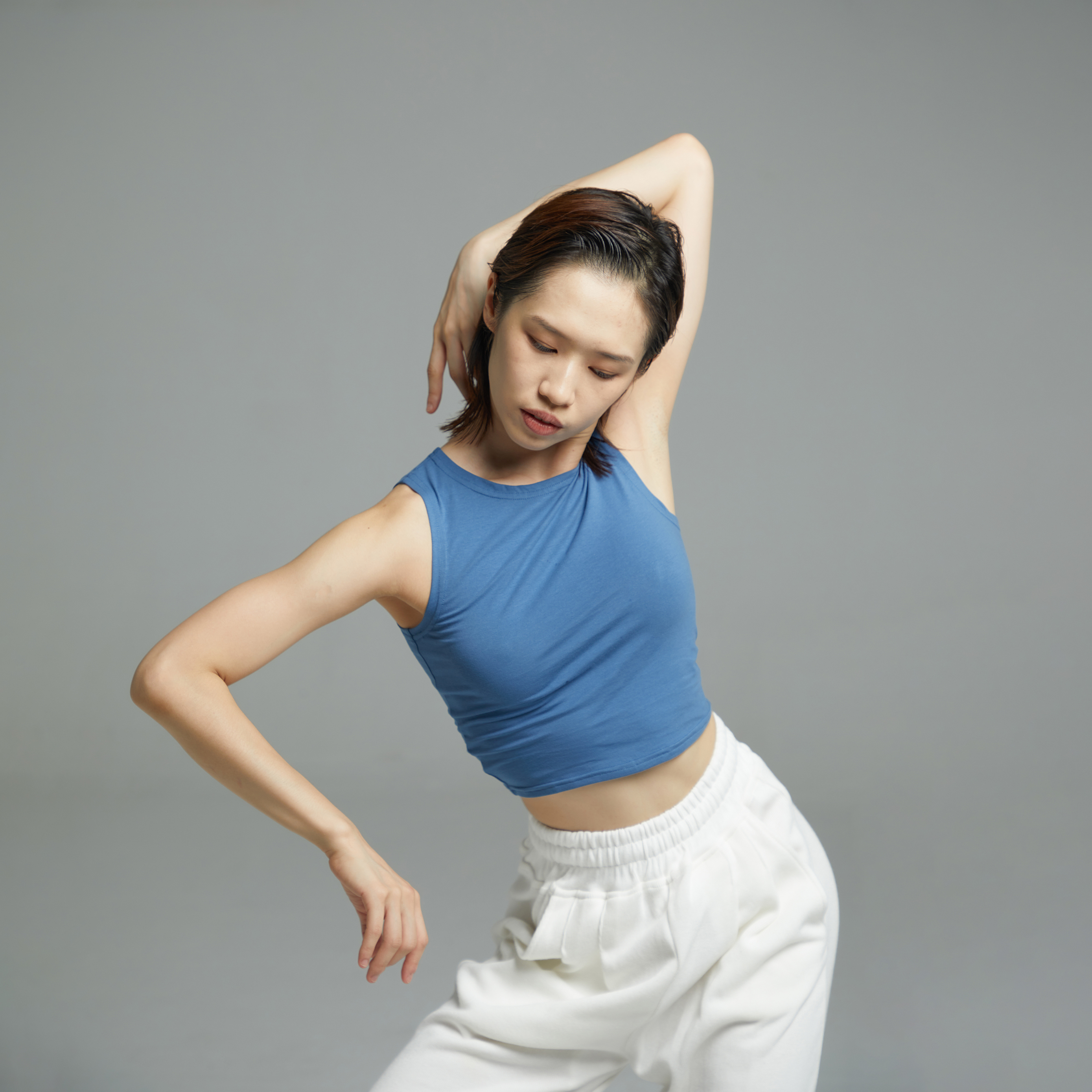 涂一现代舞蹈练功女紧身背心短款