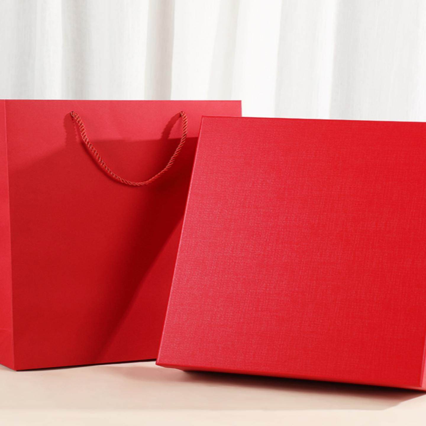 红色长方形礼物盒生日回礼包装盒新年礼盒大号盒子圣诞风盒子