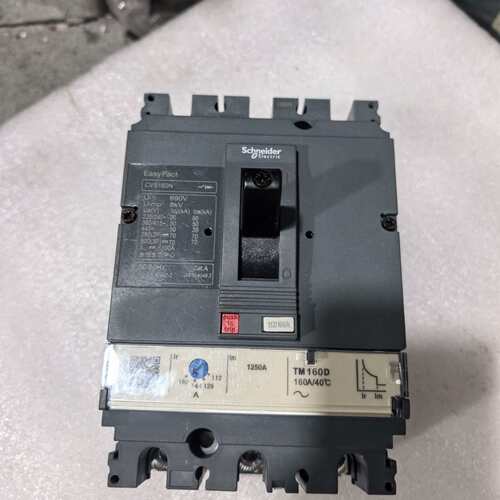 议价施耐德塑壳断路器 CVS160N 3P 160A 九成新