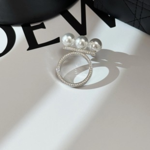 【精嵌澳白平衡木】高级时尚 人造冷光澳白珍珠 三珠闭口珍珠戒指