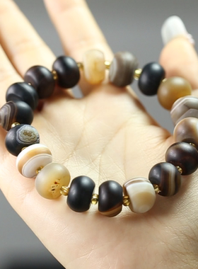 天然玛瑙黑白缠丝算盘珠桶珠手链