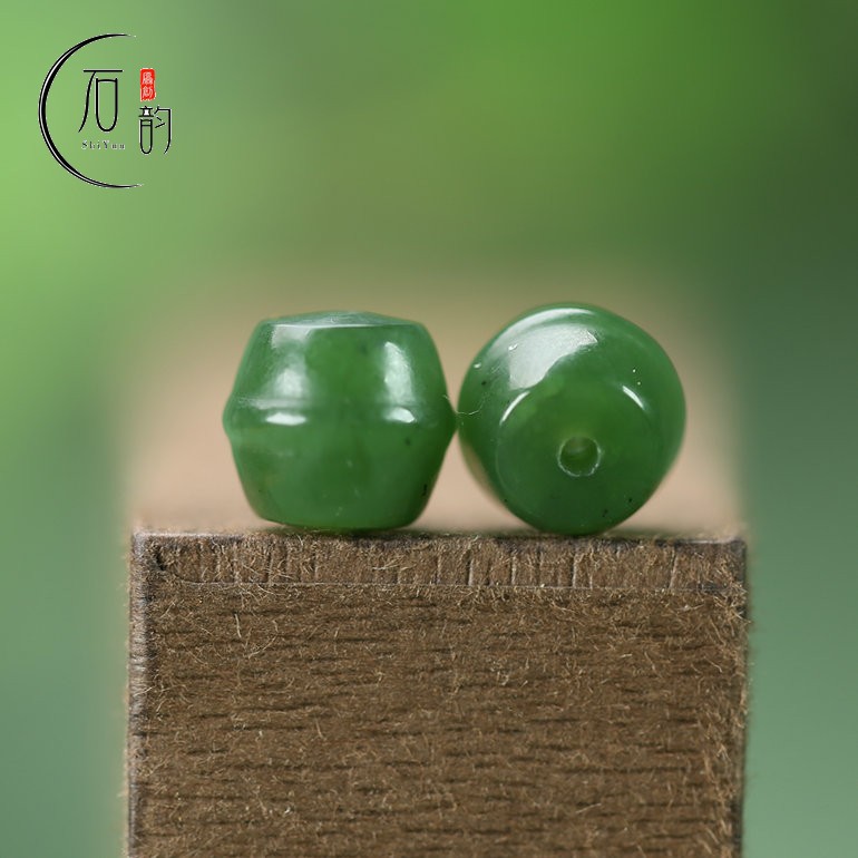 碧玉和田玉鼓桶约10*9mm菠菜绿图片