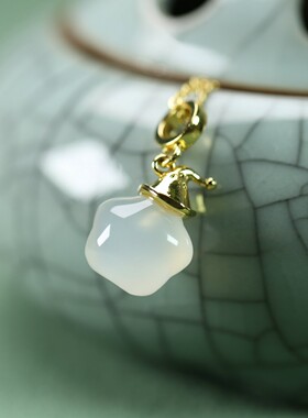 天然白玛瑙巫师帽星星吊坠