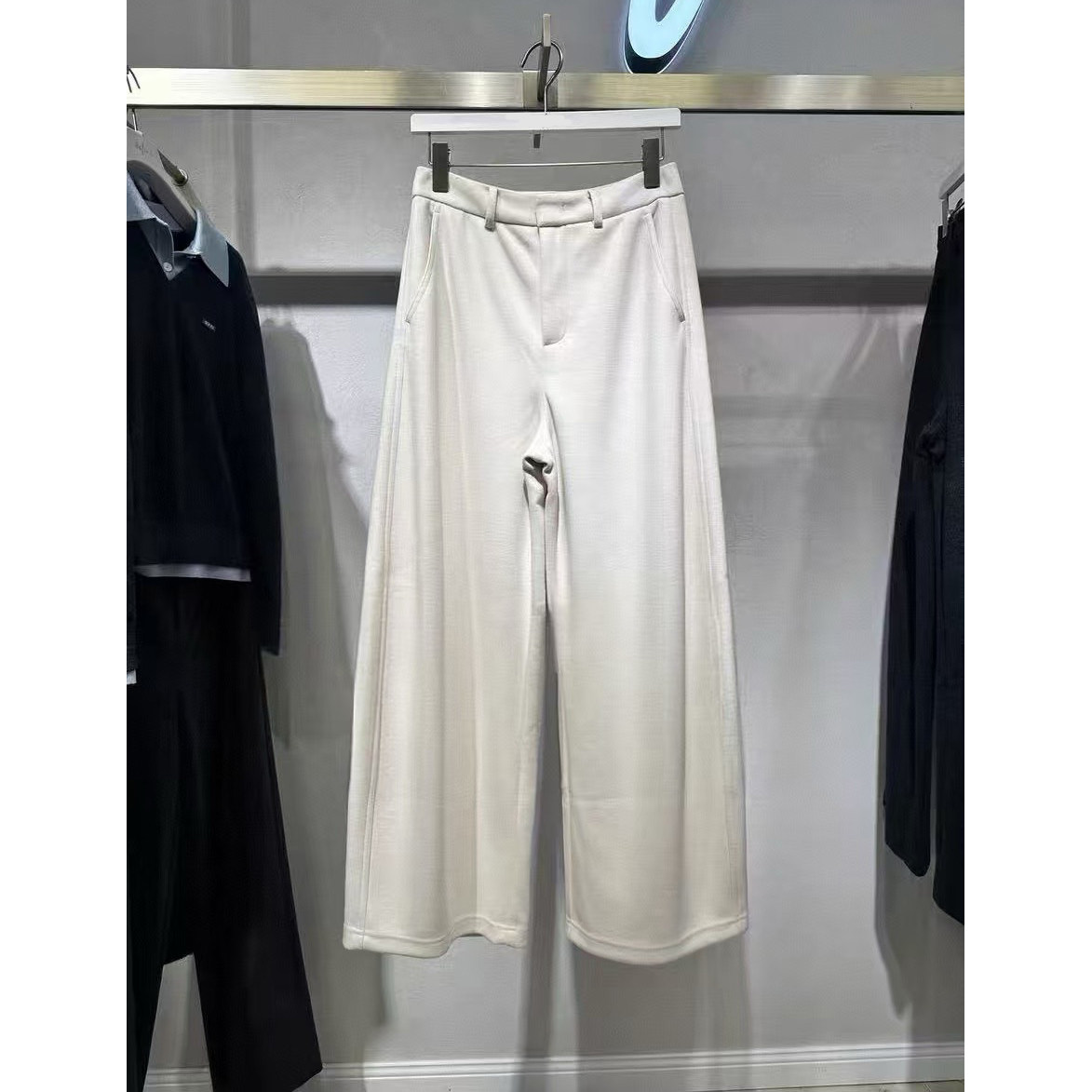 商场同款伊折扣2025冬简约舒适时尚针织休闲裤日常通勤1GA151413