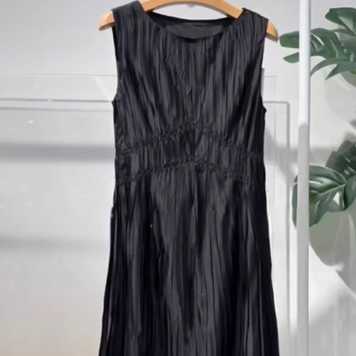 MM商场同款2026春新款简约大气百搭压褶百褶无袖连衣裙5H3290341