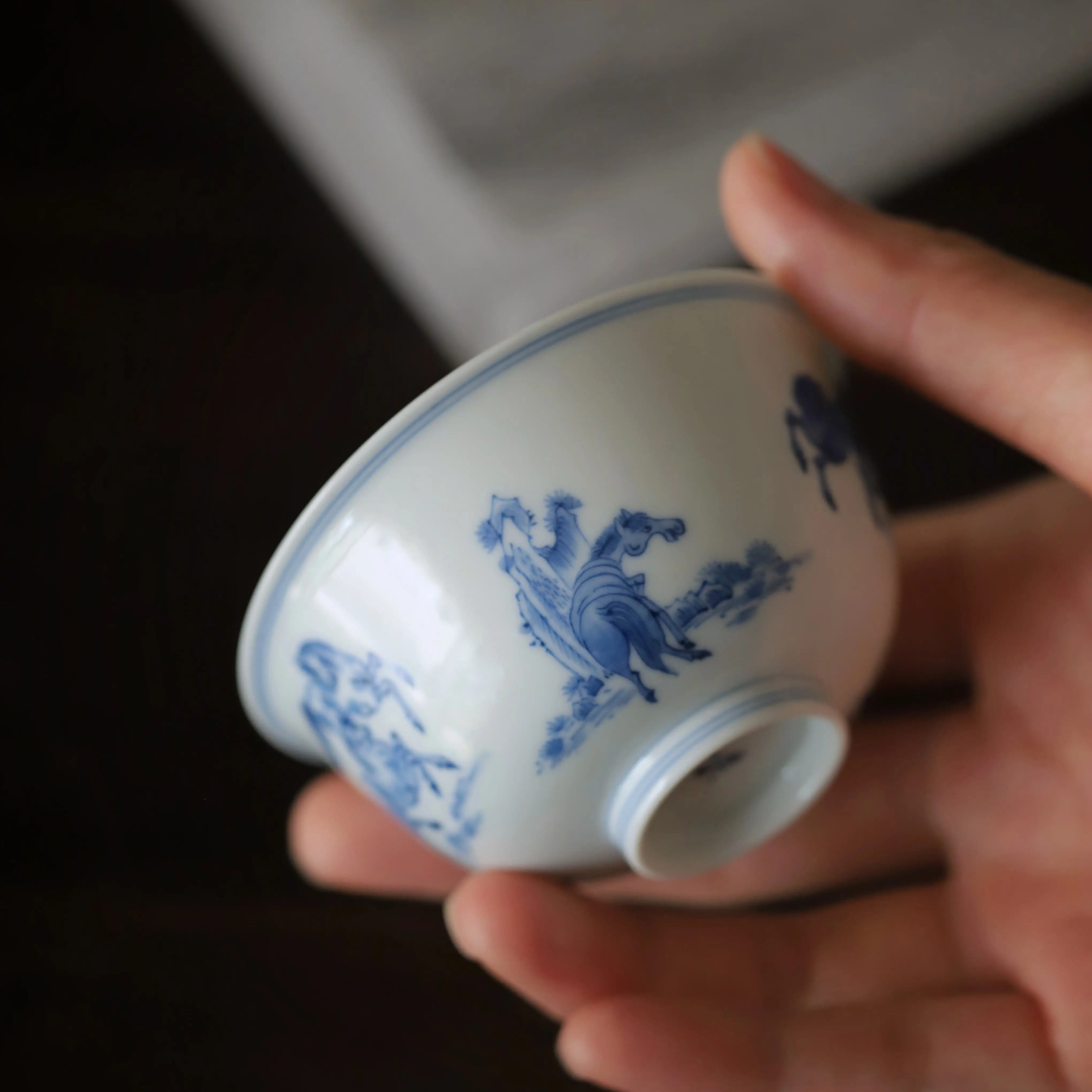 青花釉里红八骏图主人杯陶瓷手绘