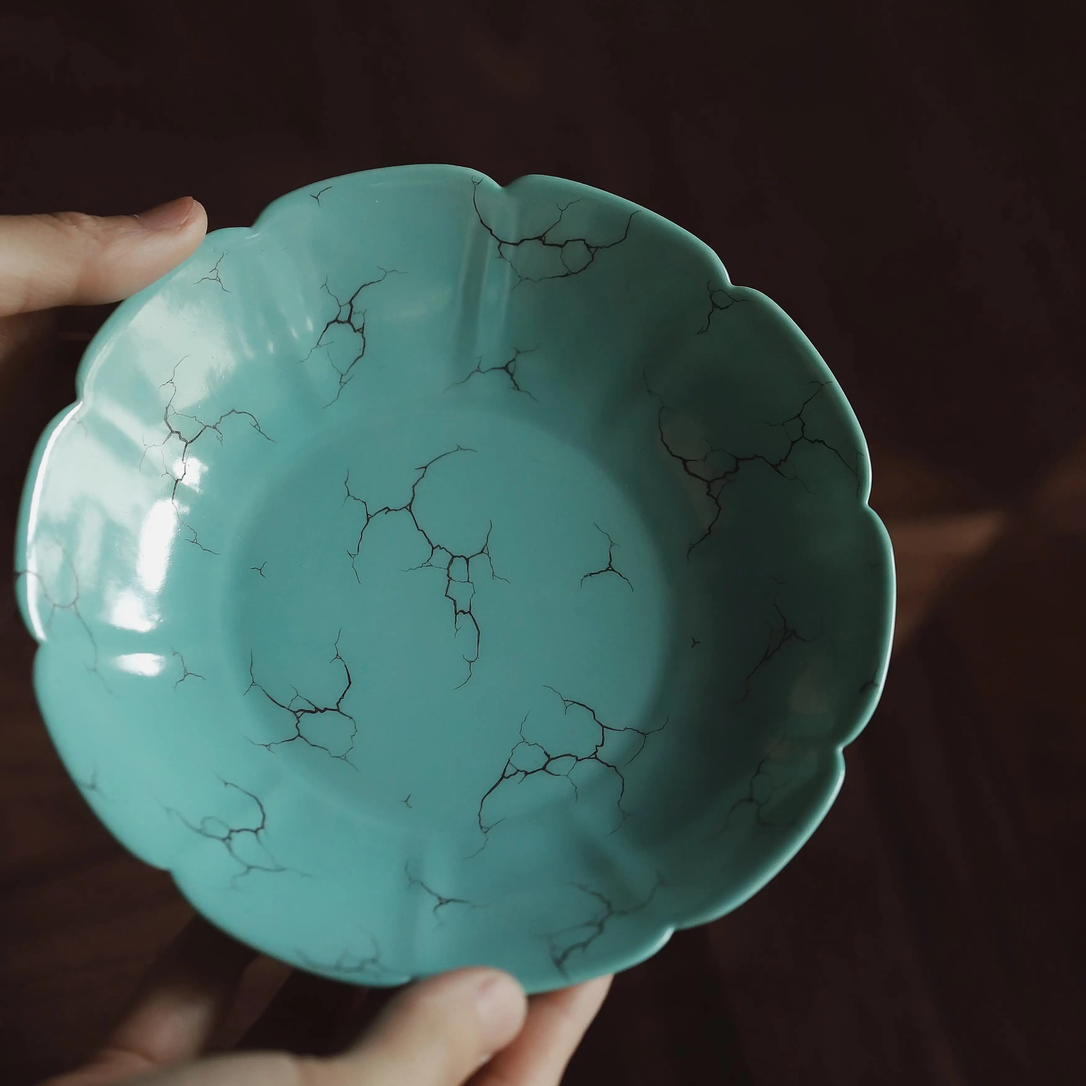 仿绿松石葵口壶承陶瓷雕刻茶托