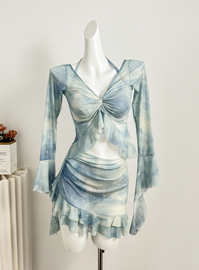 分体泳衣女款2025年新款爆款泡温泉四件套长袖罩衫防晒沙滩比基尼