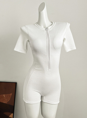 SANMU气质保守白色修身显瘦纯色短袖平角温泉专业潜水泳衣女
