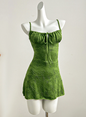 SANMU泰式独特泡温泉绝美泳衣女性感纯欲绿色显白高级感连体泳装