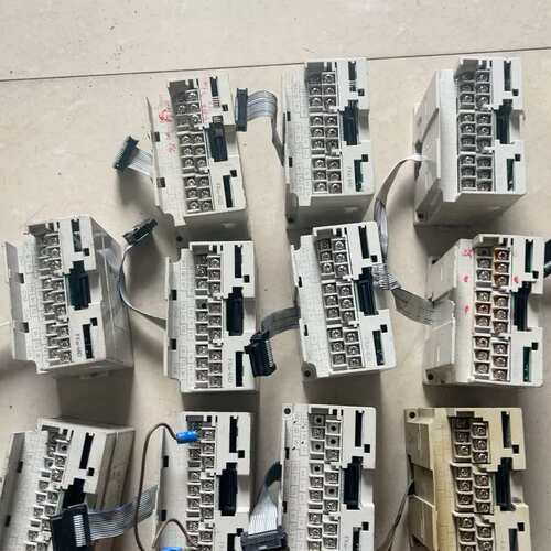 议价FX3U-4AD，FX3U-4DA 两个型号都有，实物图可维修