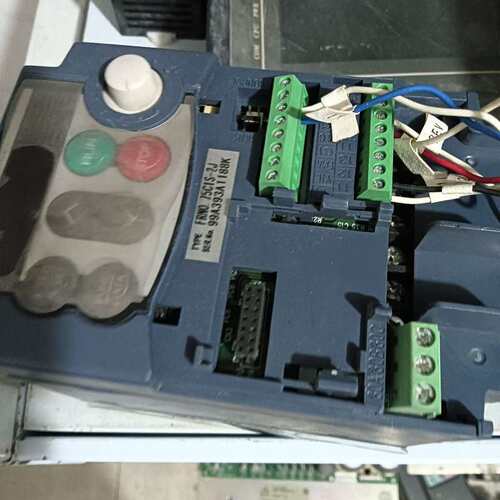 议价变频器FRN0.75C1S-2J，品，三相200-2可维修