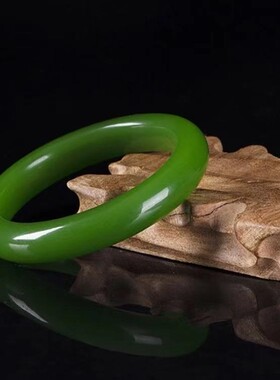 会销新疆绿玉髓手镯菠菜绿碧玉翡翠色仿和田玉镯子送妈妈朋友手环