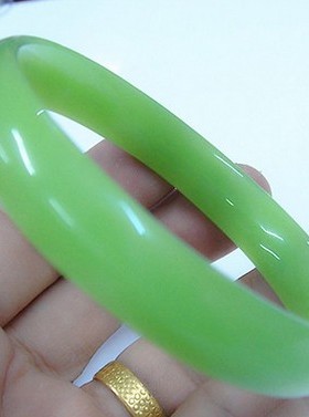 扁条新疆玻璃时尚风饰品碧玉手镯