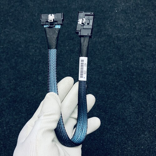 安费诺AMPHENOL MCIO 8X直头转MCIO 8X 5.0 弯头转接线