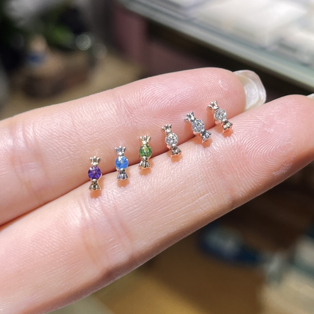 18K金简约小巧糖果耳钉