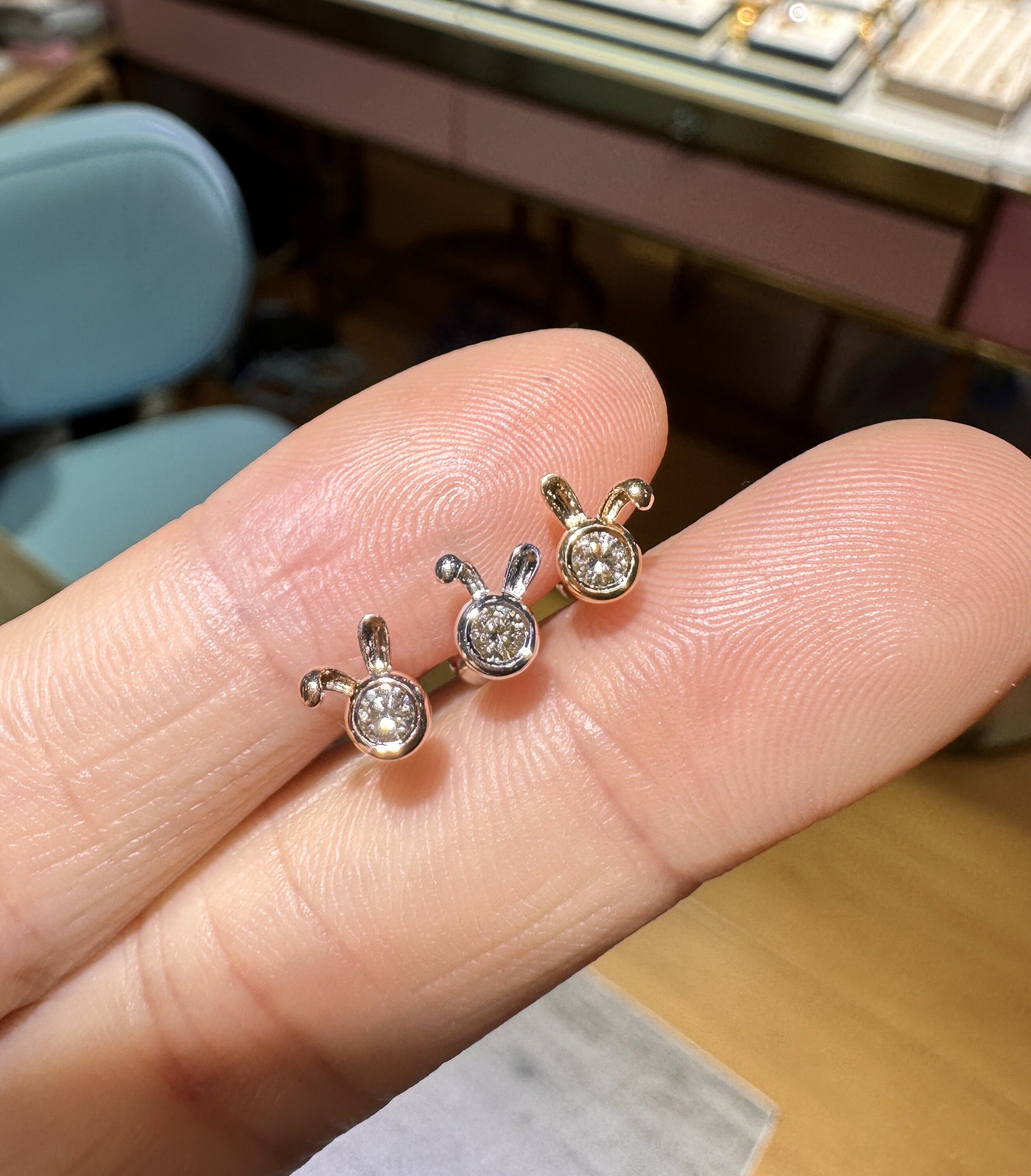 18K黄金钻石耳钉小兔子单钻泡泡5分白金耳饰耳坠耳骨钉玫瑰金