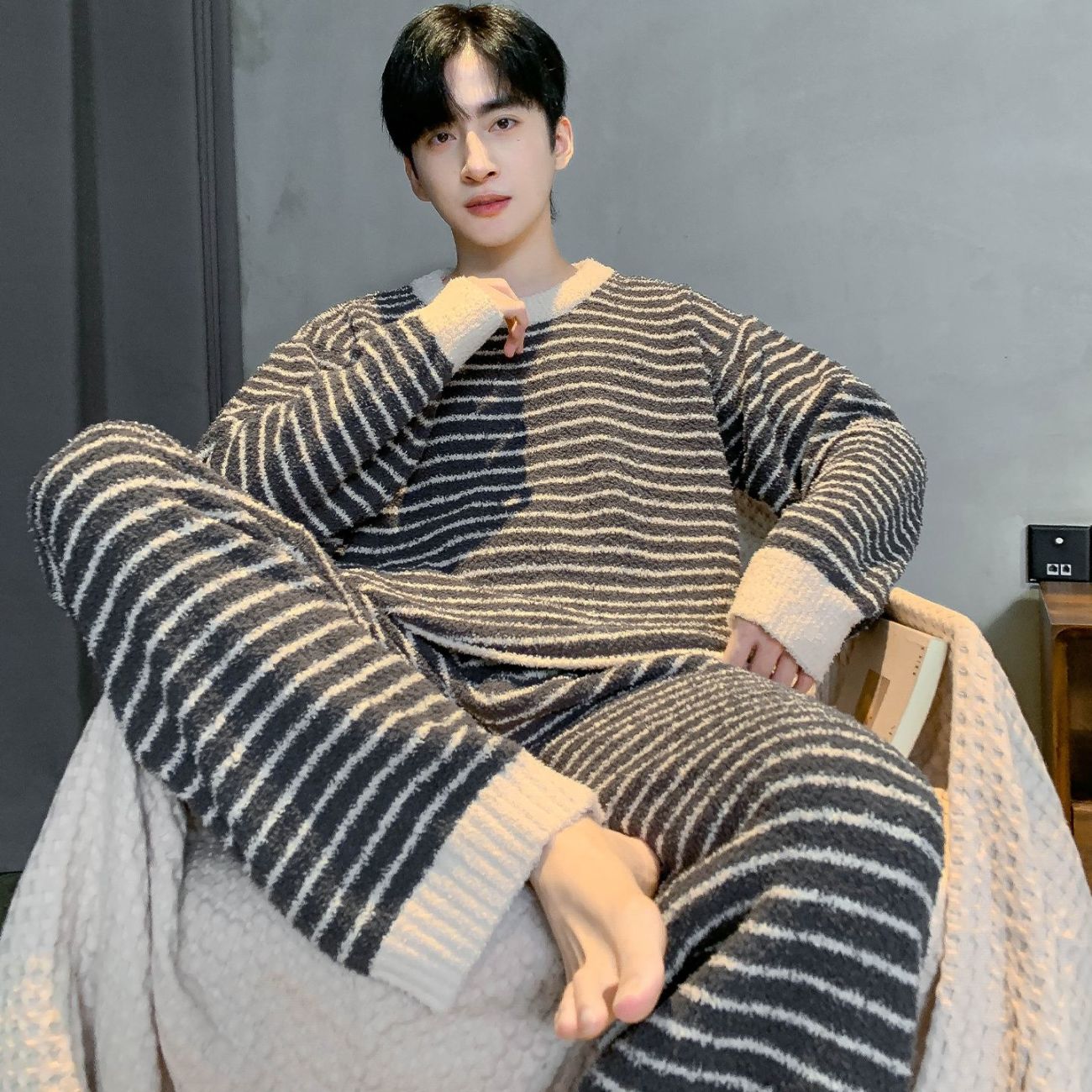 秋冬男士珊瑚绒加厚保暖睡衣套装