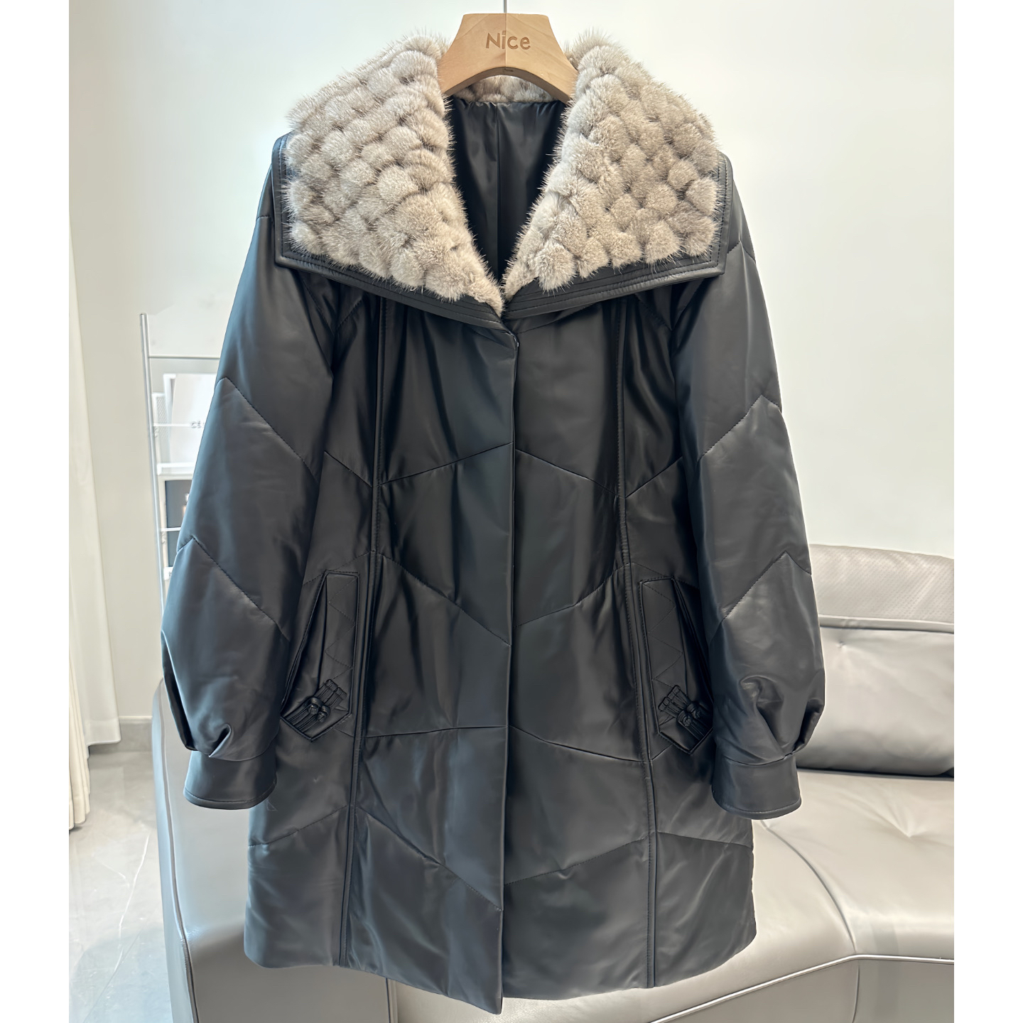 2025新款冬季皮草外套女中长款水貂毛领鹅绒服绵羊皮羽绒服大翻领