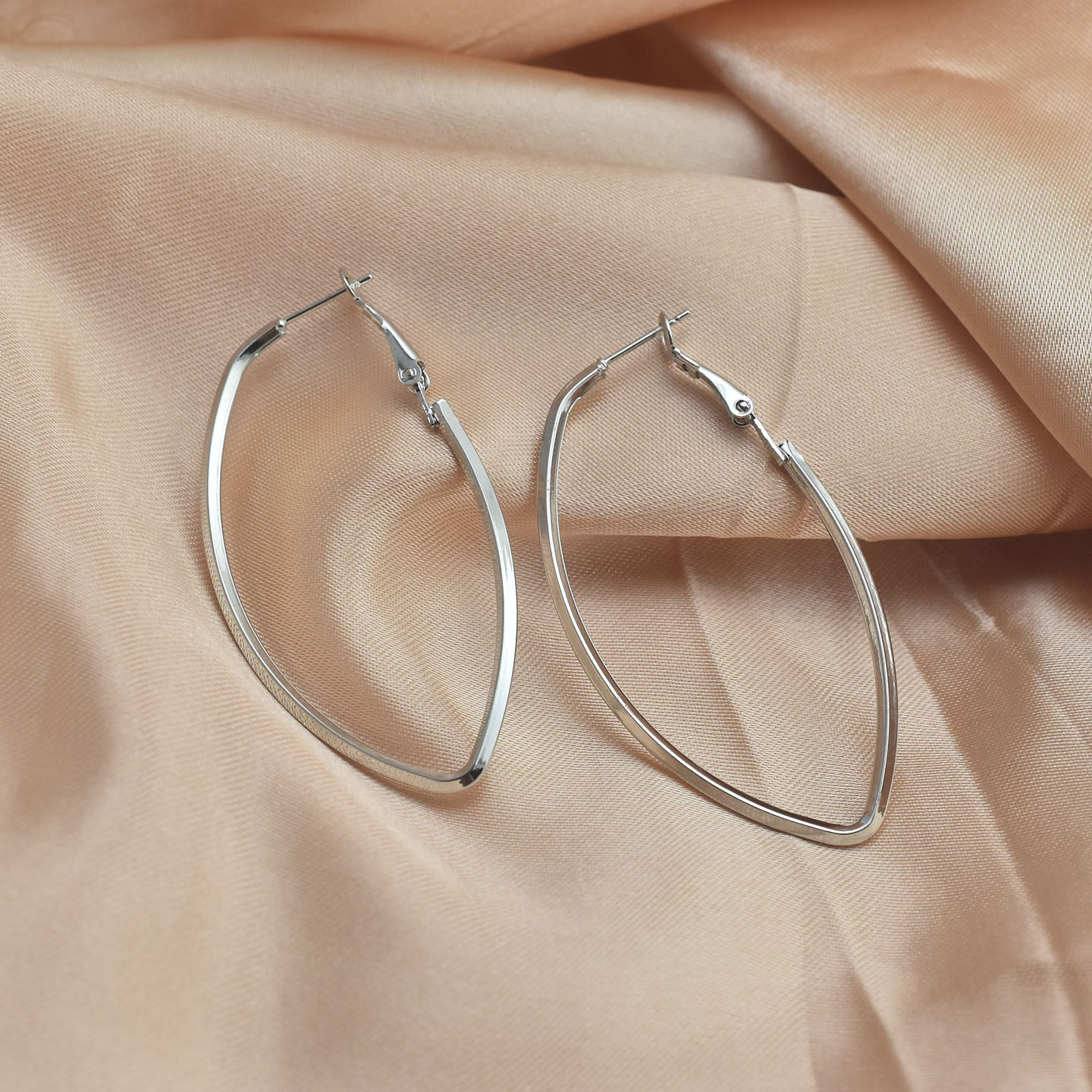 2025年新款欧美简约气质夸张长款耳环金色无耳洞耳夹女冷淡风耳饰