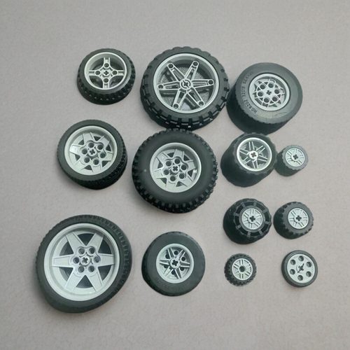 国产积木兼容某高小颗粒汽车轮科教轮胎轮毂ev3科技件